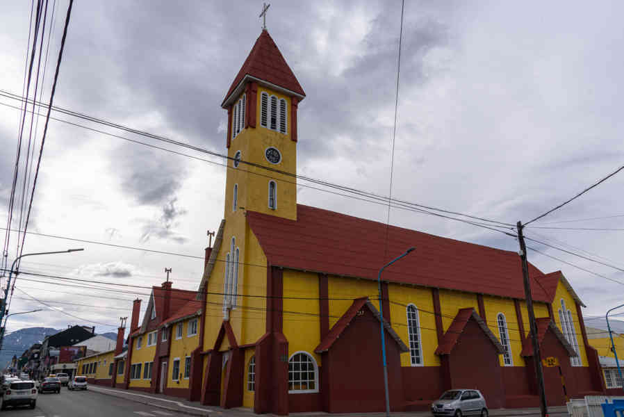 Argentina 137 - Ushuaia - parroquia Nuestra Señora de la Merced.jpg